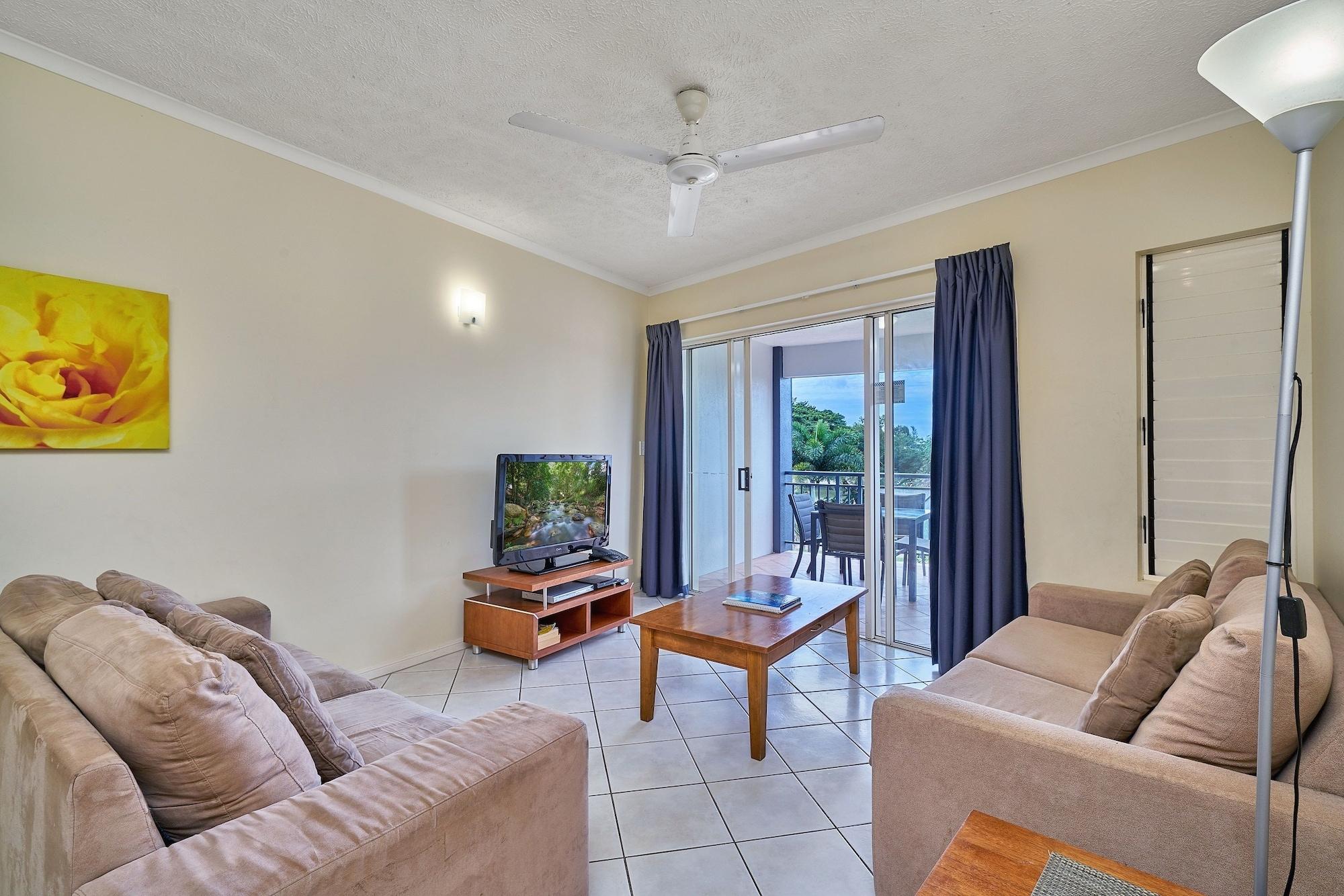 North Cove Waterfront Suites Cairns Extérieur photo