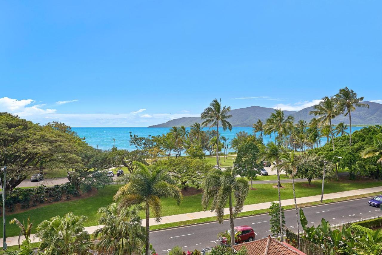 North Cove Waterfront Suites Cairns Extérieur photo