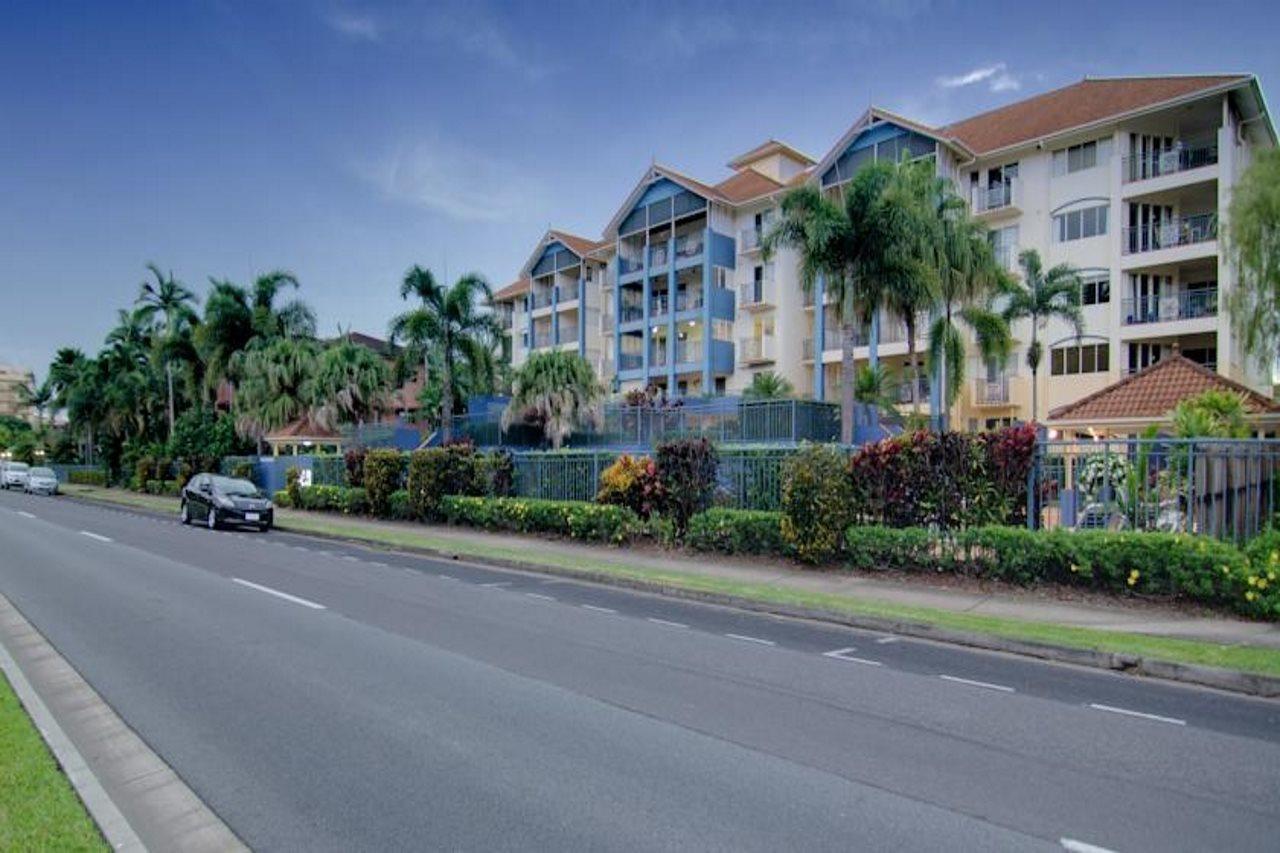 North Cove Waterfront Suites Cairns Extérieur photo