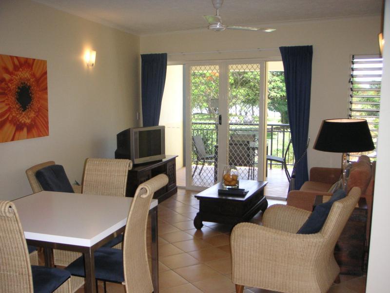 North Cove Waterfront Suites Cairns Extérieur photo
